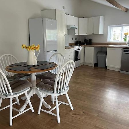 2 Bedroom Cottage In Old Town Swindon Eksteriør bilde