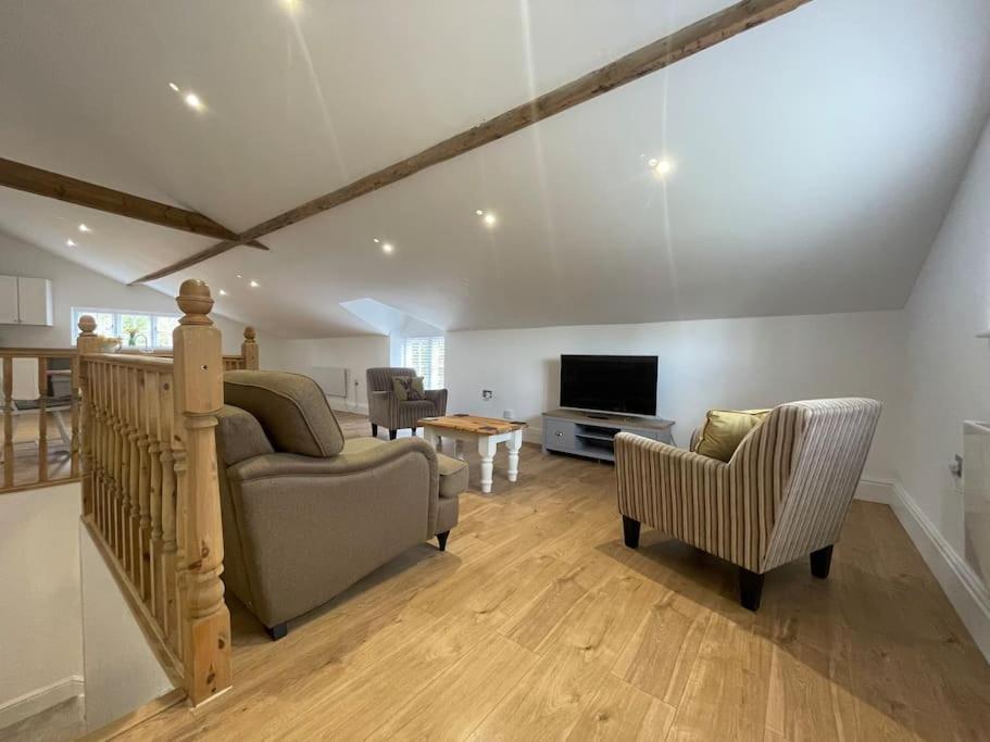 2 Bedroom Cottage In Old Town Swindon Eksteriør bilde