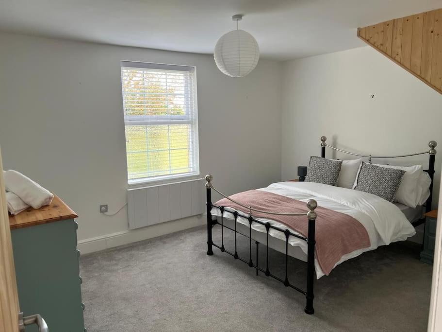 2 Bedroom Cottage In Old Town Swindon Eksteriør bilde