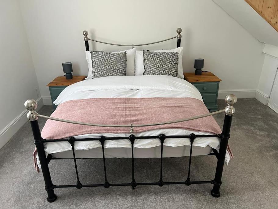 2 Bedroom Cottage In Old Town Swindon Eksteriør bilde