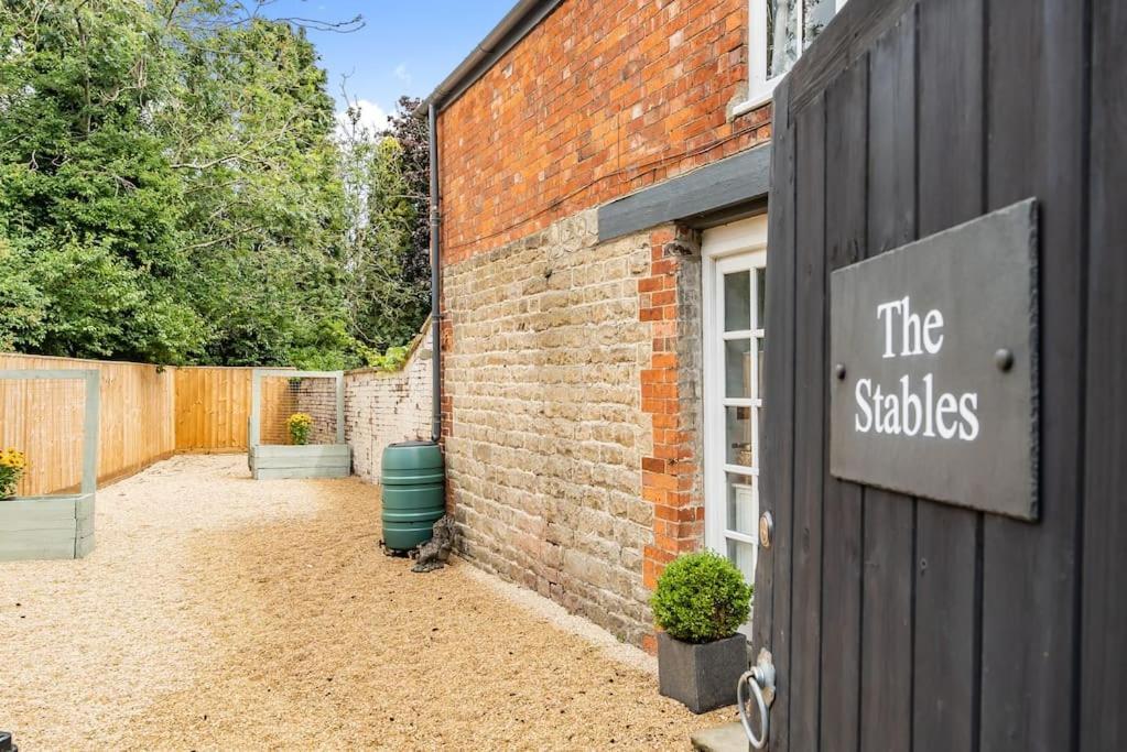 2 Bedroom Cottage In Old Town Swindon Eksteriør bilde